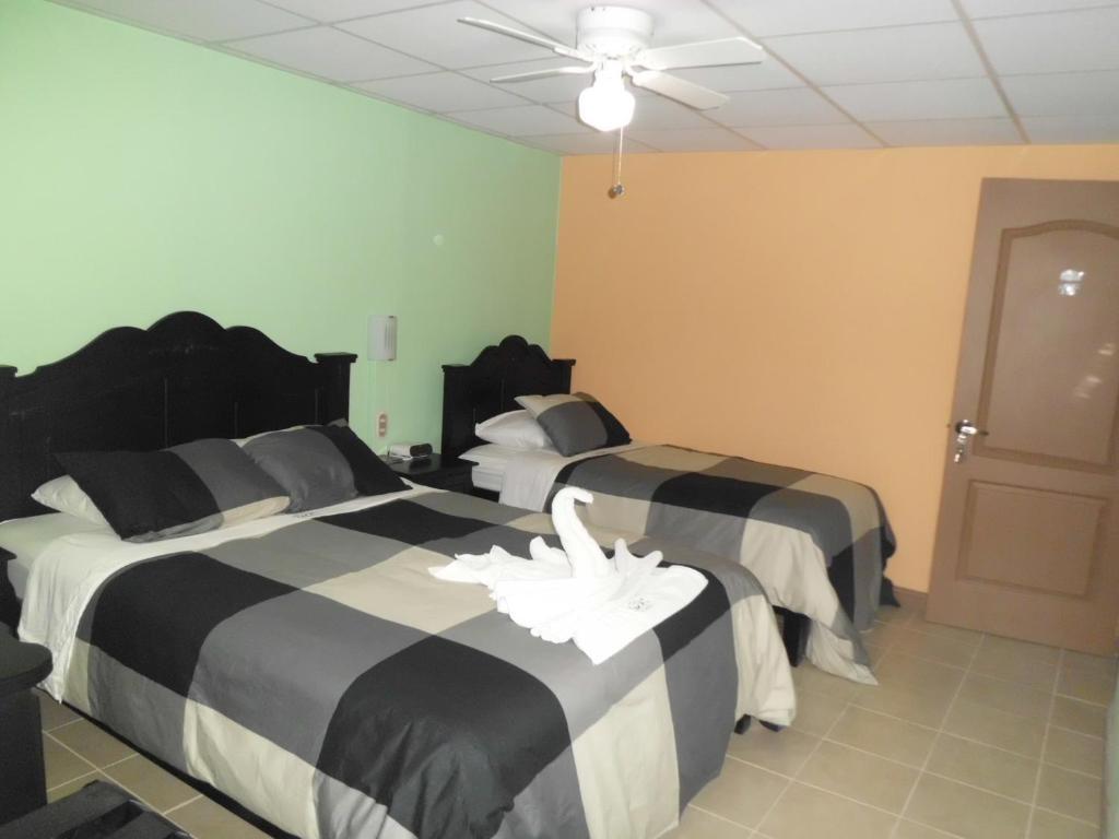 Hotel Eskalima Alajuela Room photo