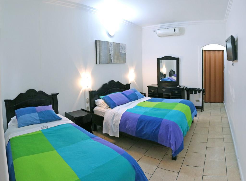 Hotel Eskalima Alajuela Exterior photo
